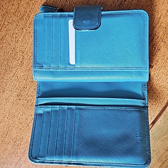 Prada zippy wallet, comes with the prada card - Picture 3 of 9